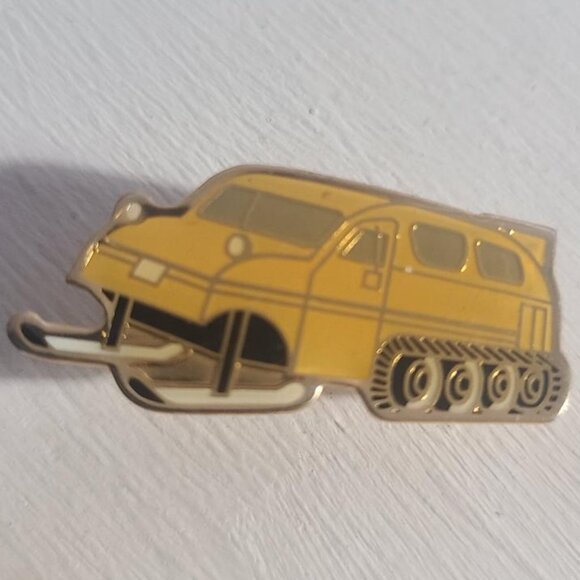 Snowmobile Snow Vehicle Snowcoach Vintage Lapel Pin - Picture 1 of 4